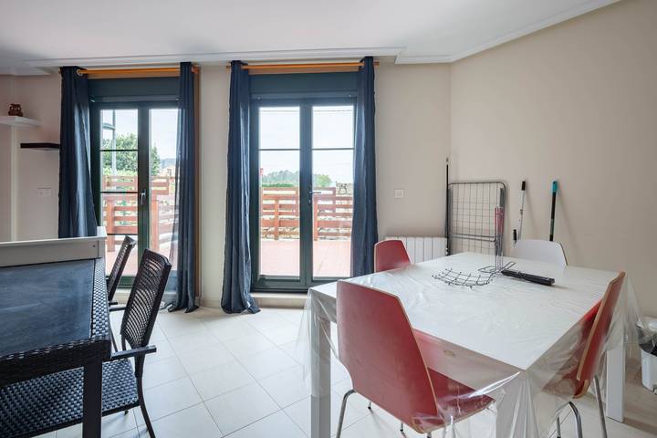 Hel lägenhet, Apartment 'San Miguel Reinante' with Mountain Views, Pool and Wi-Fi in Barreiros, A Mariña Lucense