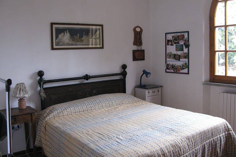 Peaceful 3Bdr in the woods - 15-20min walk to the beach in Livorno, Costa Etrusca