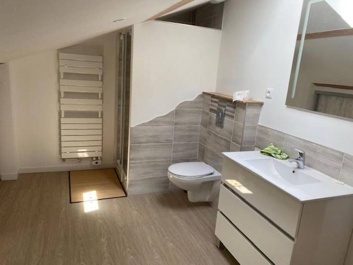 Location de vacances pour 6 personnes, avec vue et balcon à Saint-Haon-le-Vieux - 2