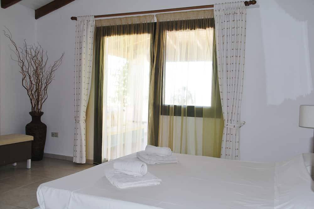 Villa Panorama Pitsidia- Matala Zwembad en tuin met uitzicht op zee en de bergen in Pitsidia, Iraklio-Heraklion en omgeving