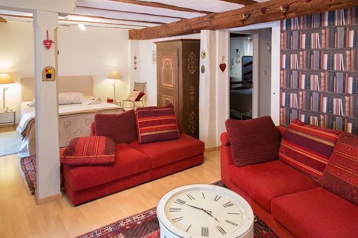 Apartamento entero, Casa rural con garaje a 5 minutos de los baños termales y a 15 minutos de Colmar, Ruta del Vino in Ribeauvillé, Parque natural regional de los Ballons des Vosges