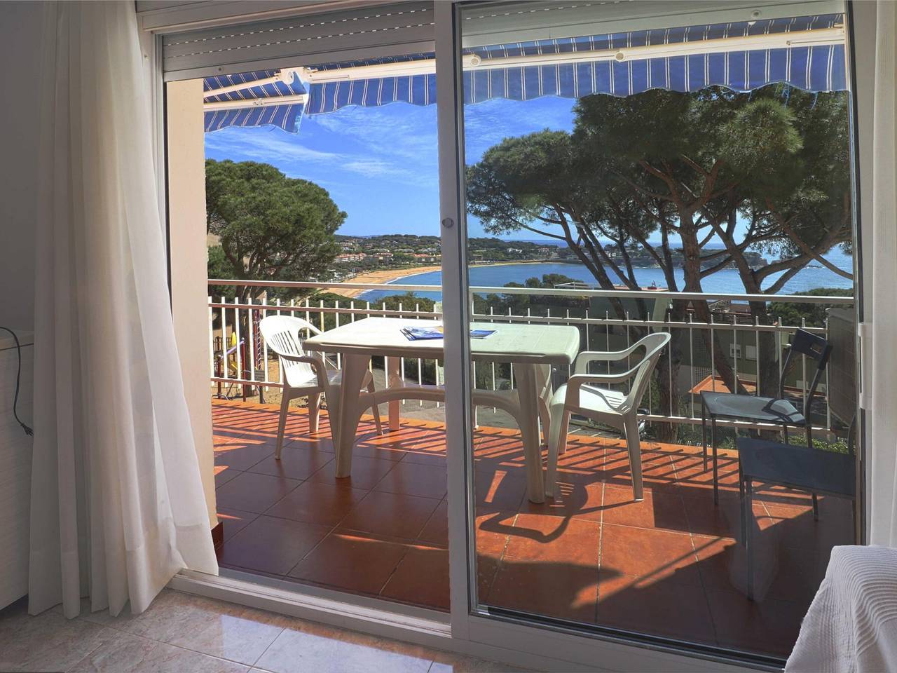 Apartamento entero, Apartamento con vista al mar, aire acondicionado y parking en S'Agaró in Sant Feliu de Guíxols, Costa Brava