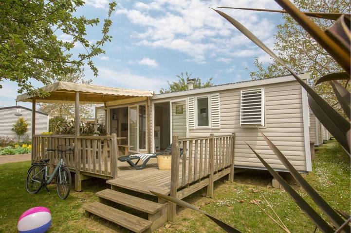 Mobil home pour 6 personnes, avec jardin ainsi que terrasse et piscine, adapté aux familles à Saint-Aubin-sur-Mer (Calvados) - 2