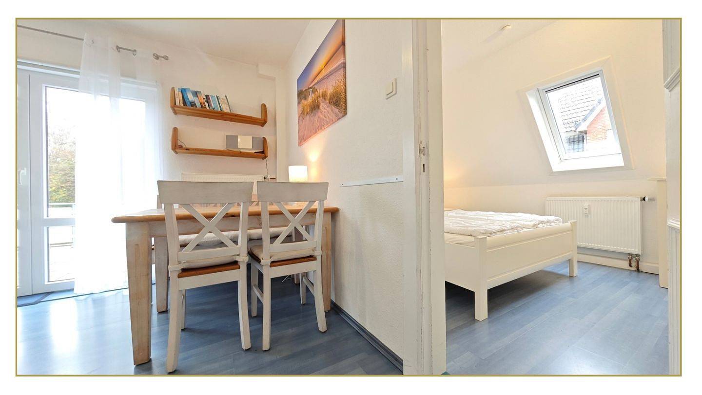 Ganze Wohnung, Gemütliches Apartment 2,5 km vom Strand entfernt mit Parkplatz und Balkon in Wyk auf Föhr (Stadt), Wyk auf Föhr