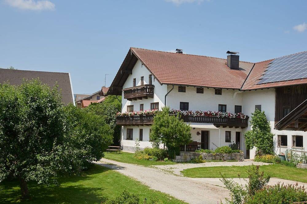 Ganze Wohnung, Appartement Apfelblüte, 31 qm, 1. Obergschoss, kombinierter Wohn-Schlafraum in Höslwang, Chiemsee