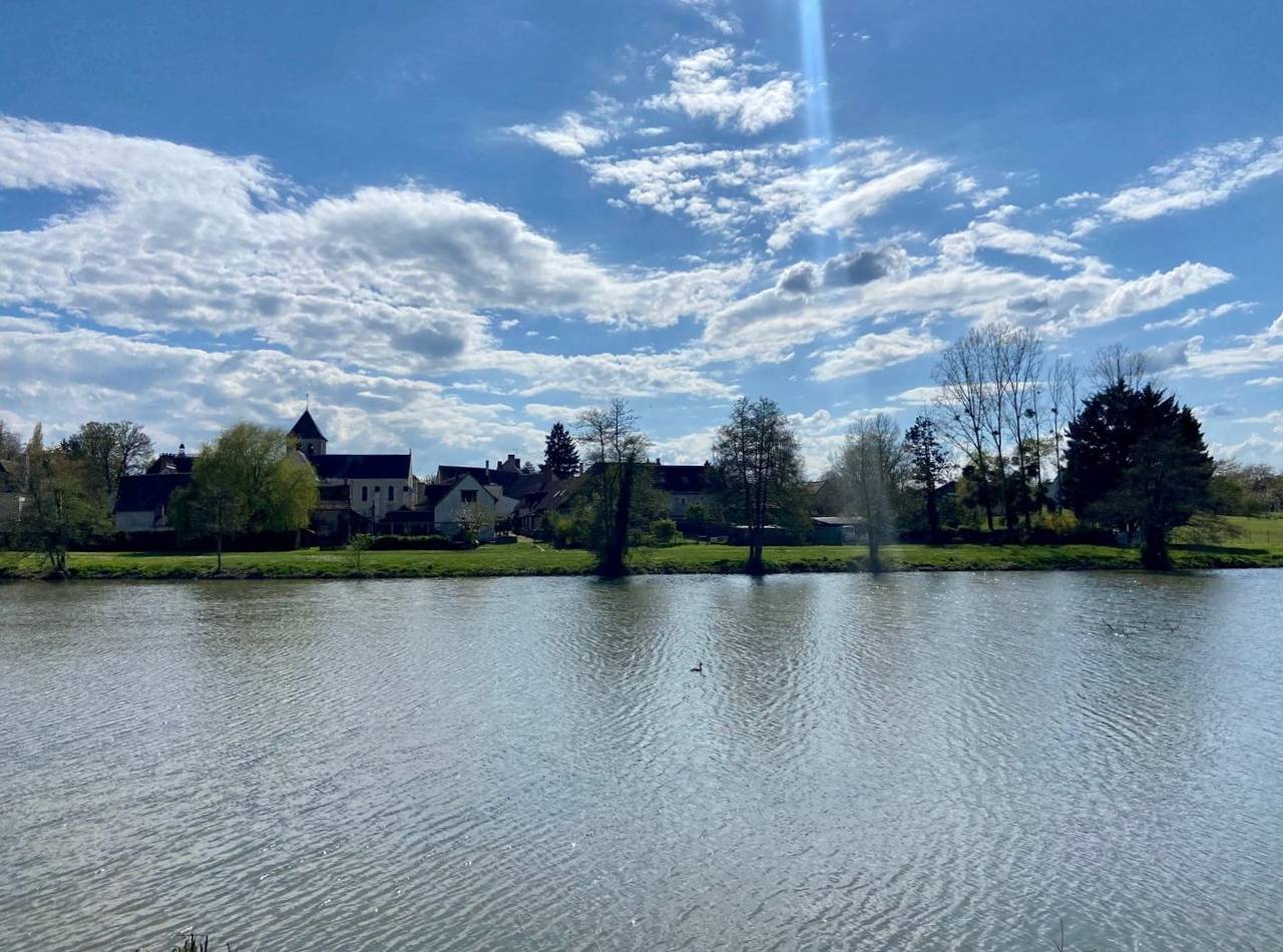 Longère Pamoja sur Lac in Chemillé-sur-Indrois, Région de Loches