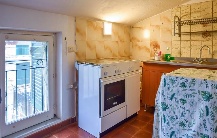 Ganze Ferienwohnung, Gemütliches Strandapartment mit WLAN und Parkplatz, 900 m vom Strand entfernt in Casal Velino, Cilento Coast
