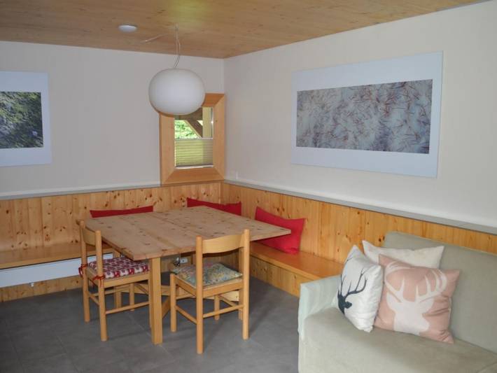 Ganze Wohnung, Residenz La Mora 15 in La Punt-Chamues-ch, Sankt Moritz