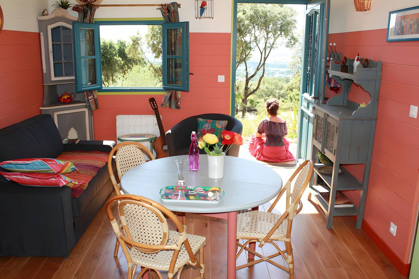 Encanto y confort en la naturaleza, toque bohemio con piscina y vistas espectaculares in Aniane, Región de Lodève