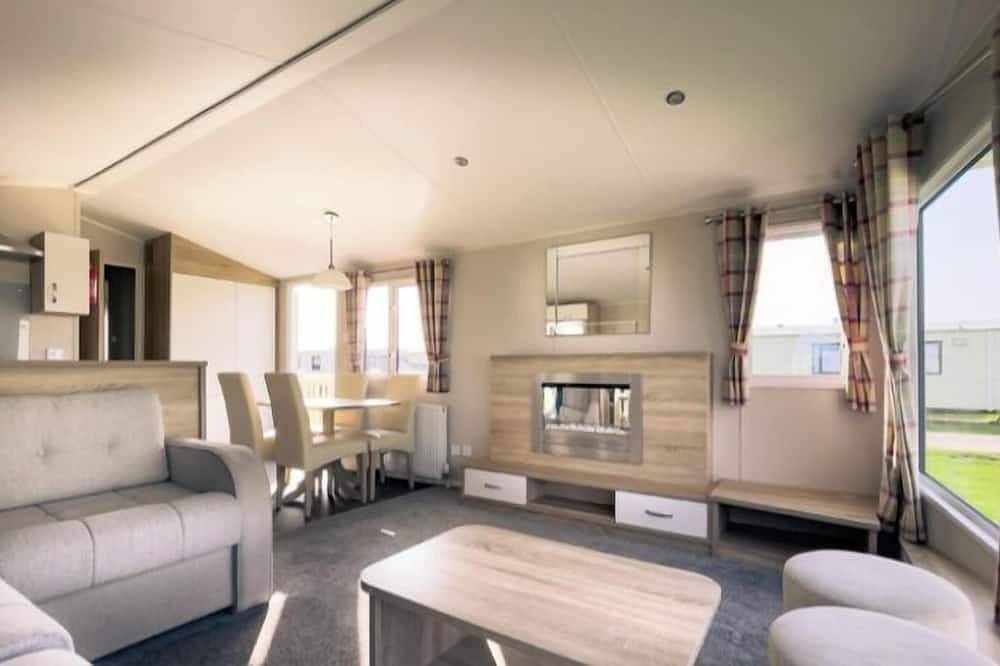 3 Bed-Sleeps 8-Free Parking-10 Min to Beach in Ingoldmells, Lincolnshire