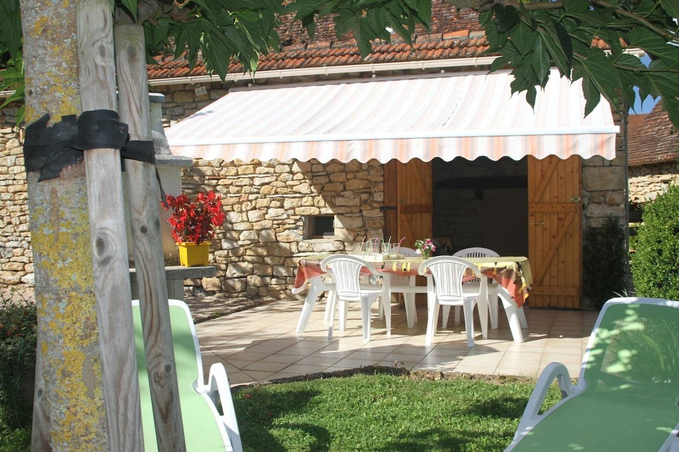Le pressoir, pour 5 à 7, piscine partagée in Saint-Jean-Lespinasse, Lot
