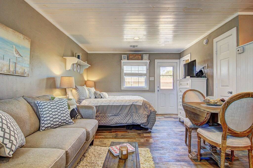 Das süßeste Häuschen in ganz Port A! Brandneu! Gehen Sie zum Strand! in Port Aransas, Mustang Island