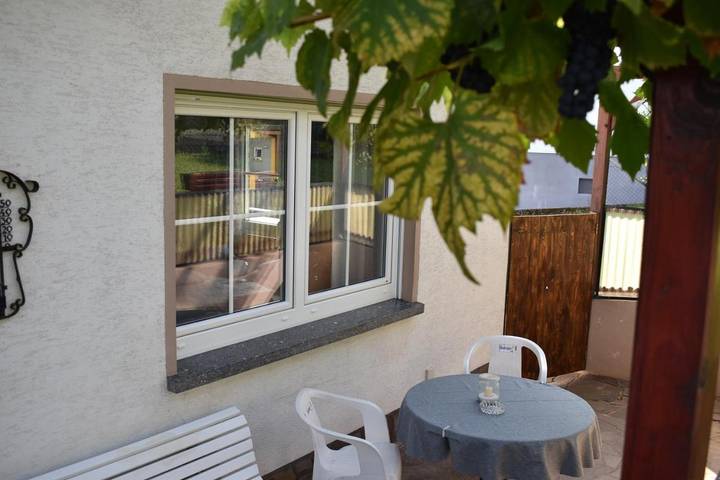 Ferienwohnung für 2 Personen, mit Terrasse und Garten sowie Ausblick in Sankt Aldegund - 2