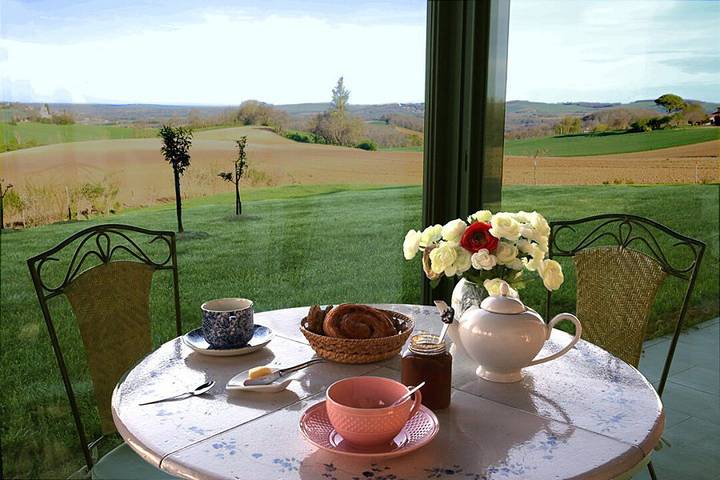 Gîte pour 24 personnes, avec terrasse ainsi que jardin et jacuzzi - 1