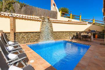 Villa for 5 People in Nerja, Costa del Sol, Photo 2