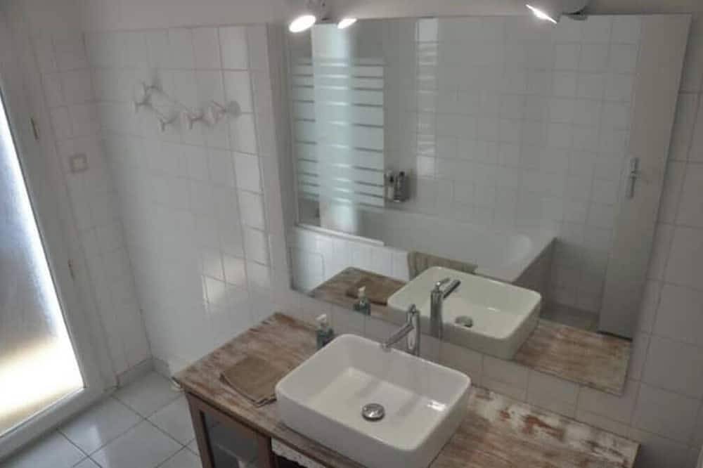 Ganze Wohnung, Cosy apartment at the foot of the mountains in Villeneuve-d'Olmes, Ariège