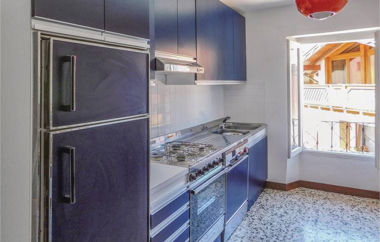 Ganze Ferienwohnung, Idro Obergeschoss 1BR mit Wifi & Küche in Baitoni, Bondone