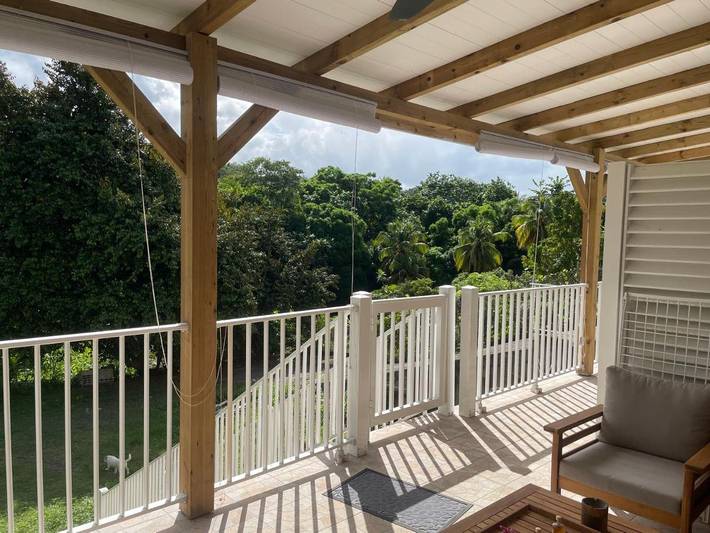 Gîte pour 2 personnes, avec terrasse et vue à Saint-Esprit (homonymie) - 4