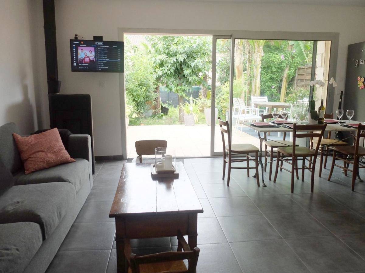 Two-Bedroom House in Eysines, Région de Bordeaux