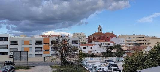 Gîte pour 4 personnes, avec balcon et vue, animaux acceptés dans Alcantarilha