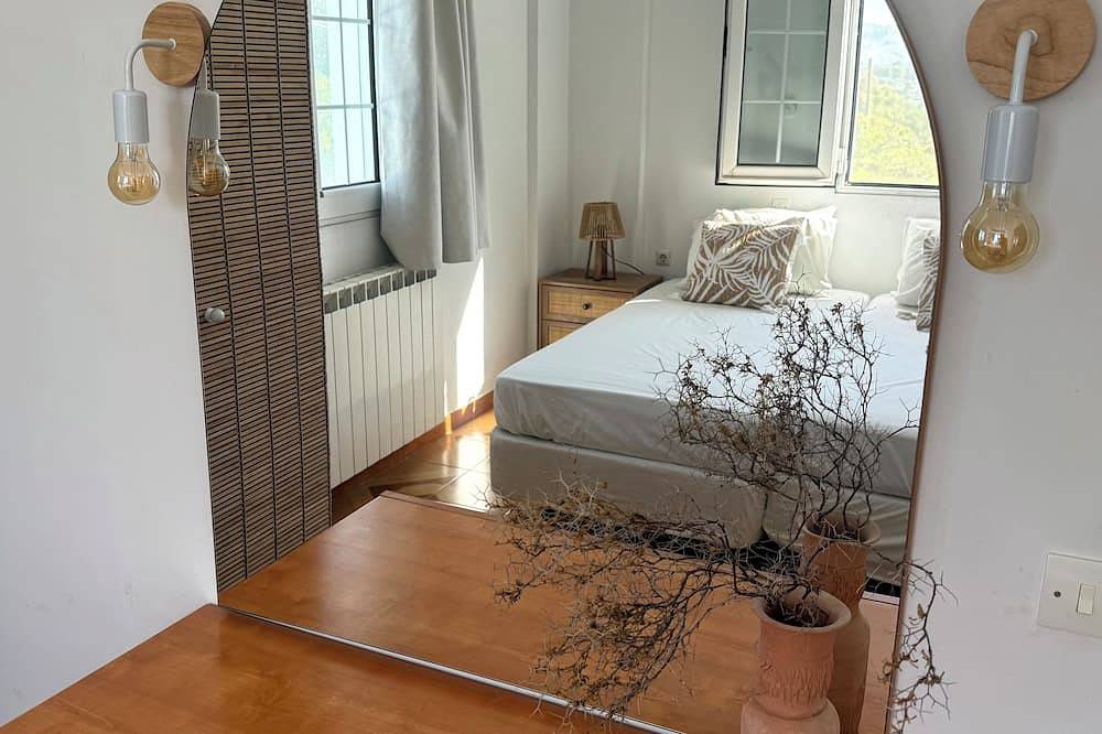 Familien-Villa mit privatem Pool-Parkplatz, erholsame Lage, 3km vom Strand in Archangelos, Kolympia
