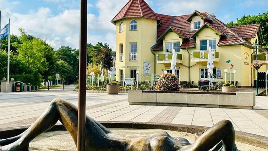 Hotel für 5 Personen, mit Sauna und Balkon in Karlshagen - 2