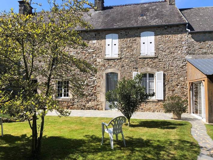 Location de vacances pour 8 personnes, avec jardin dans Saint Sauveur De Pierrepont - 2