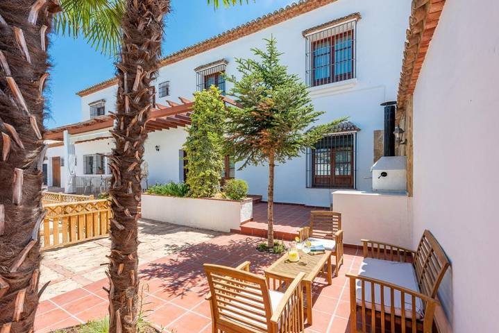 Casa rural para 20 personas, con Terraza y Jardín además de Piscina y Vistas al lago en Alameda - 4
