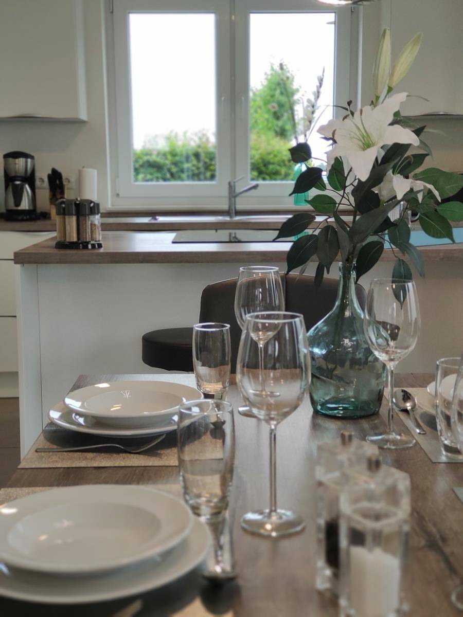 Exklusives Ferienhaus Finja mit Sauna, Garten & offener Wohnküche in Burhave, Butjadingen