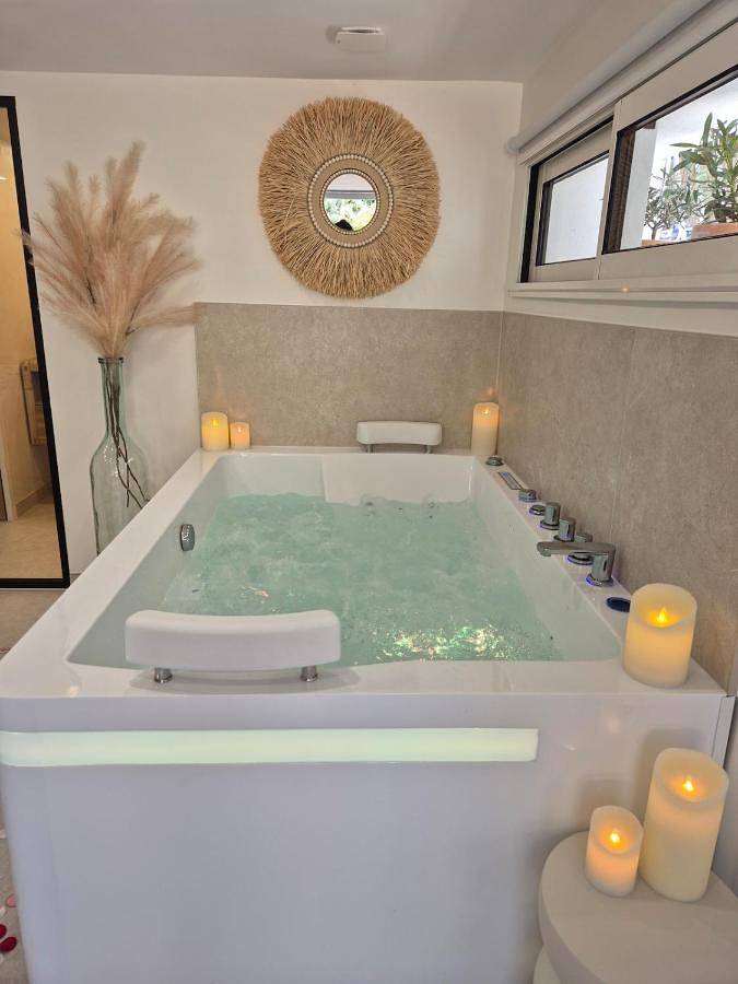Chambre d’hôte pour 2 personnes, avec jacuzzi et terrasse à Bouc-Bel-Air