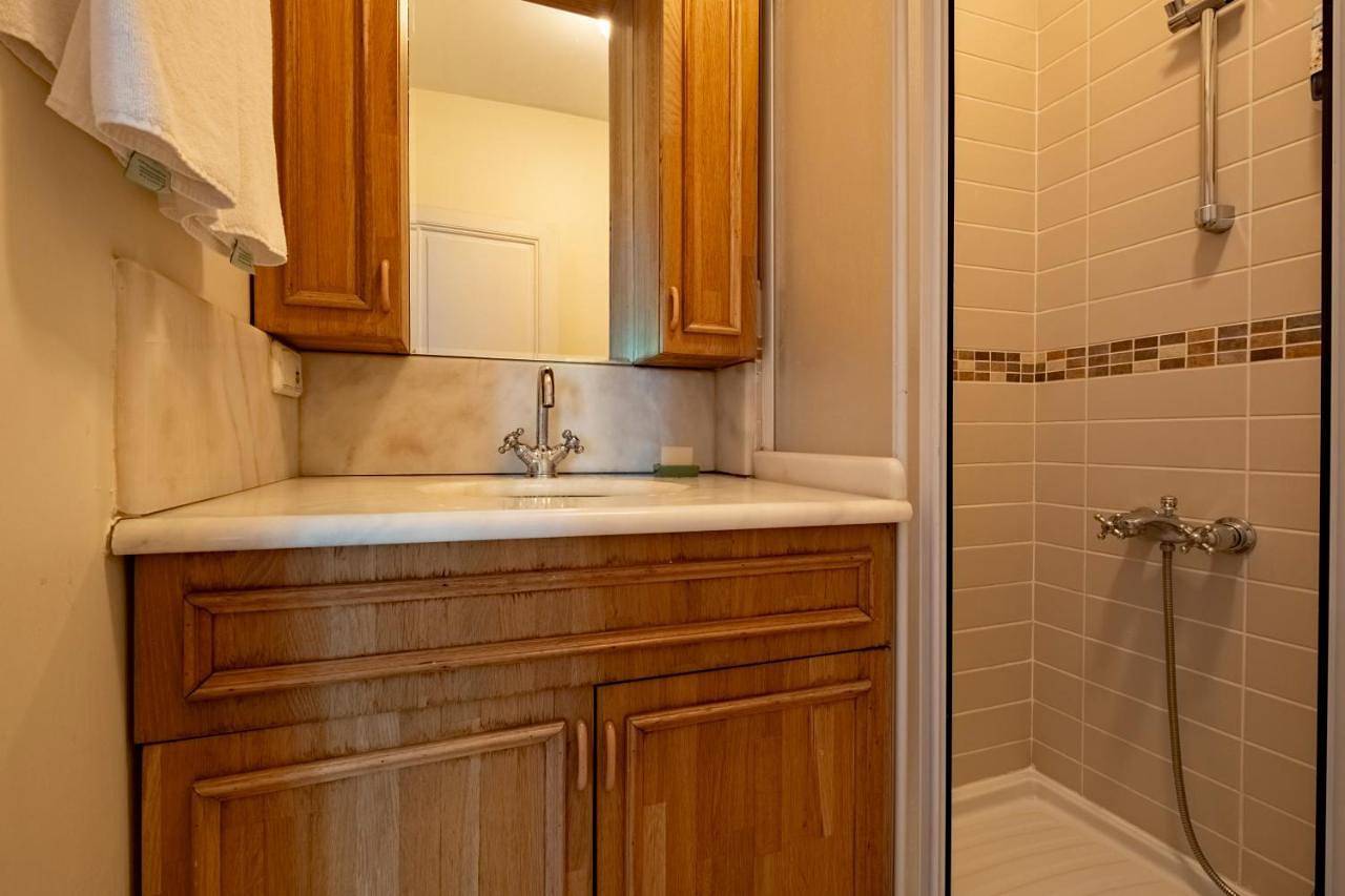 Sultanahmet House with Private Terrace & 3 Bathrooms in Fatih, Istanbul