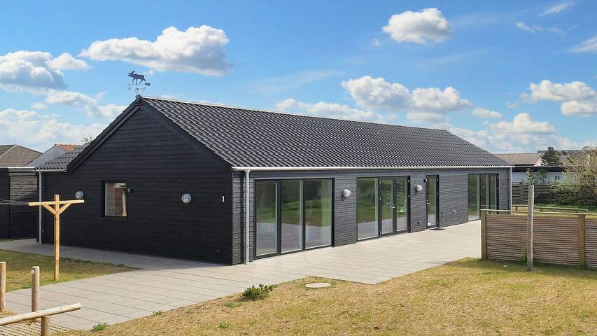 Ferienhaus für 15 Personen, mit Whirlpool und Garten sowie Sauna in Øster Hurup