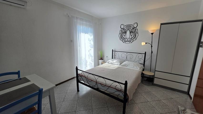 Ganze Wohnung, Studio Apartment Bugi - mit Balkon in Baska, Krk