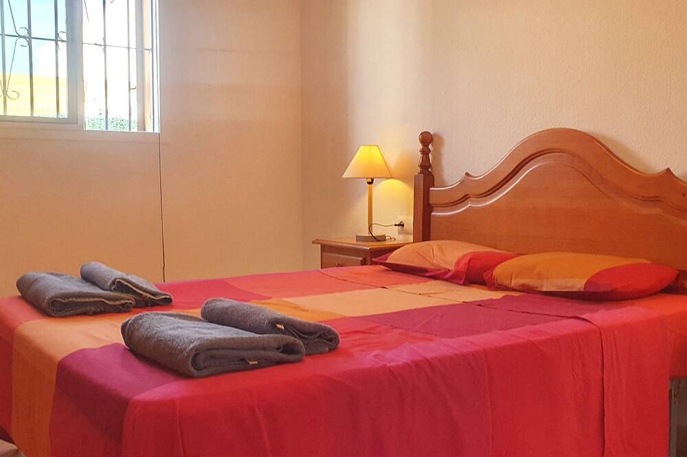 Casa de Verano- Villa with pool, garden, near Vera Playa beach. in Playas de Vera, Vera