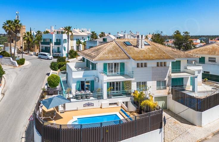 Location de vacances pour 10 personnes, avec terrasse et jardin à Ferragudo - 3