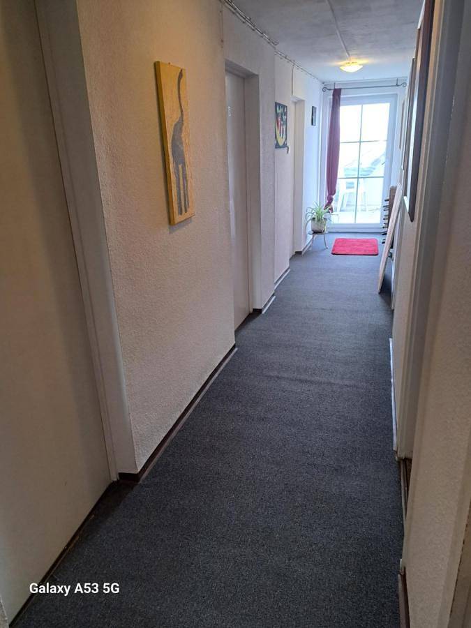 Single Room with Shared Shower and Toilet in Ulm, Schwaben