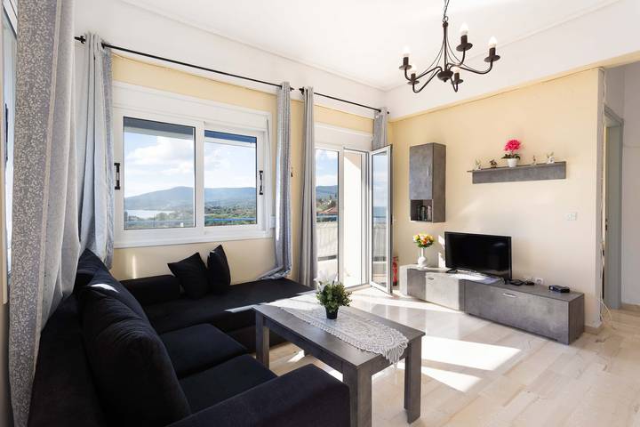 Gîte pour 5 personnes, avec Jardin à Koróni - 4
