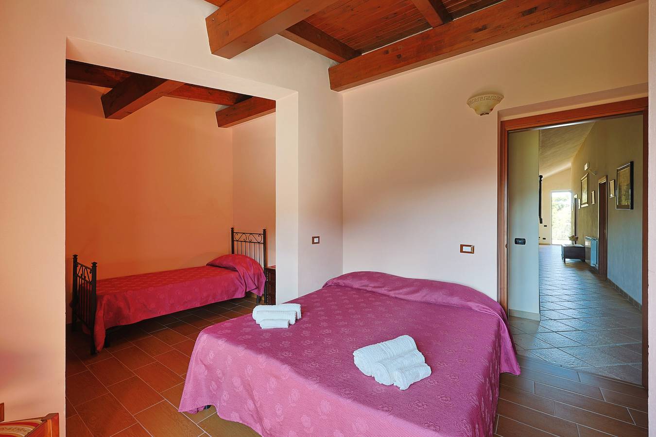 Zimmer 'Salina' mit gemeinsamer Terrasse, gemeinsamem Garten und Klimaanlage in Patti, Messina Provinz