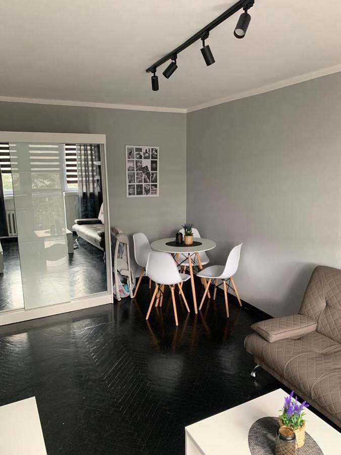 Cały apartament, One-Bedroom Apartment in Dzierżoniów, Sudety (Polska)