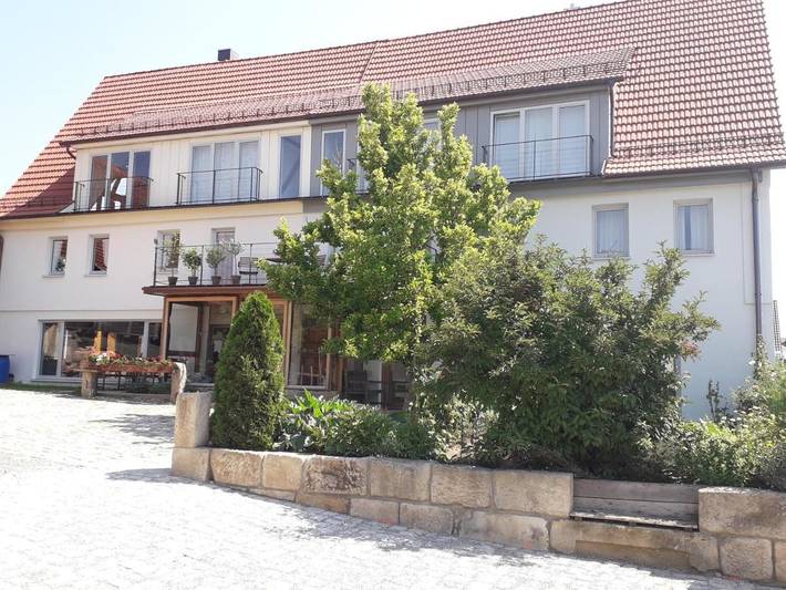 Ferienwohnung für 2 Personen, mit Garten und Ausblick sowie Terrasse