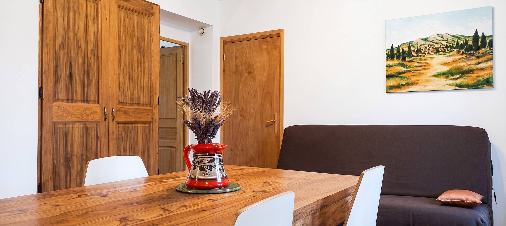 Appartement entier, Appartement charmant près d'Orange avec piscine partagée in Orange, Vaucluse
