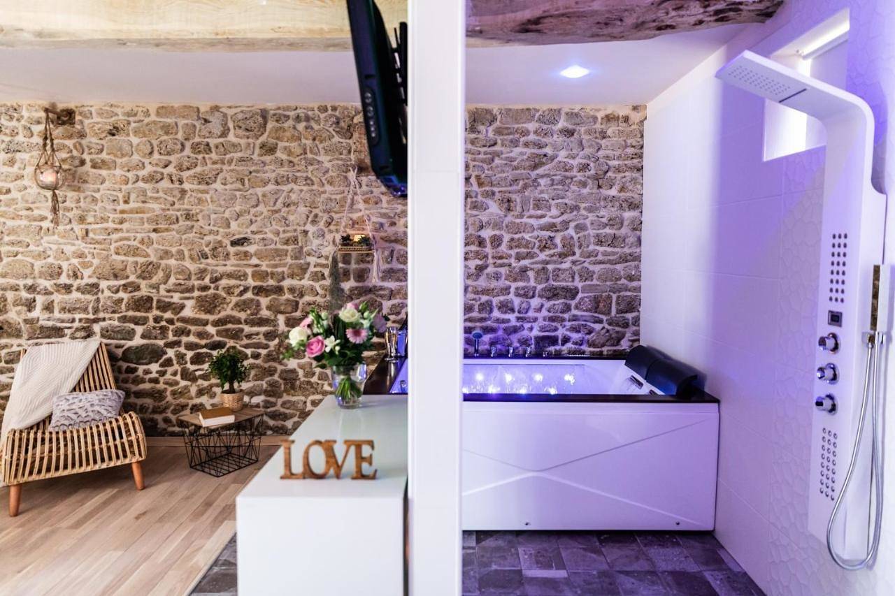 Appartement entier, One-Bedroom Apartment in Longmesnil, Région de Dieppe