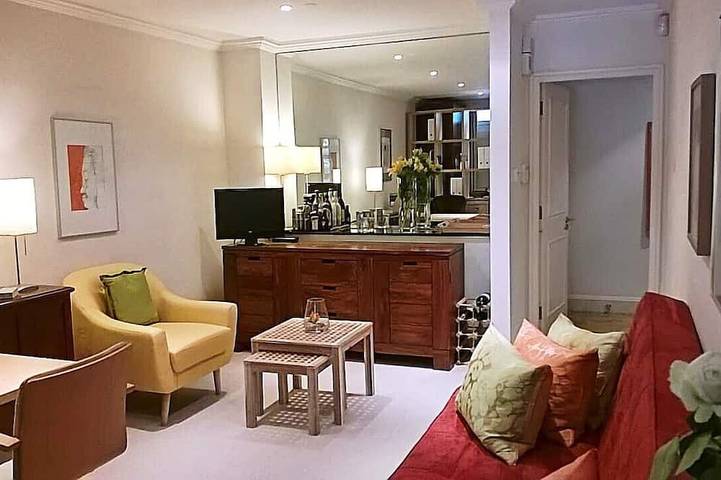 Ferienwohnung für 3 Personen, mit Garten und Whirlpool sowie Terrasse in Kensington und Chelsea