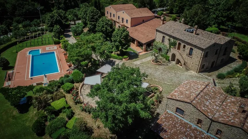 Casa de familia para 4 personas, con piscina y vistas además de jardín y piscina para niños, Se admiten mascotas - 1