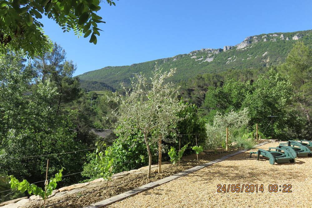Apartamento entero, Un paraíso para ciclistas, ciclistas de montaña, excursionistas y amantes de la naturaleza. in Eygaliers, Región de Nyons