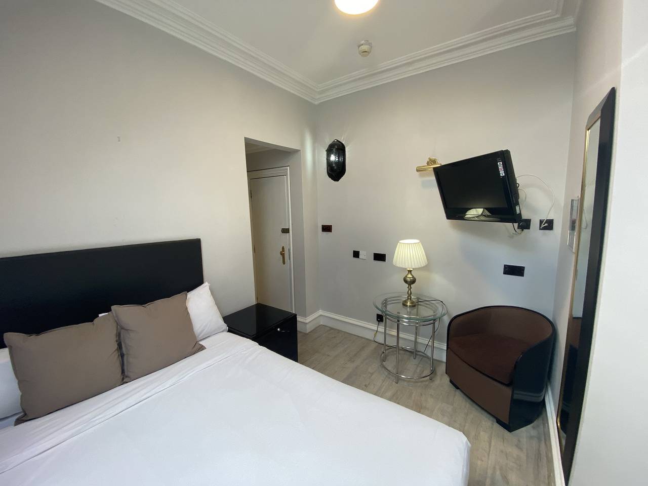 Entire vacation apartment, Vacation apartment for 2 people with yard in Edinburgh, Edinburgh and Lothian