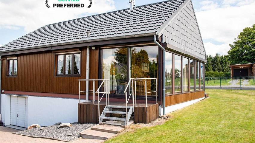 Vacation rental for 9 people, with sauna and pool as well as yard, with pets in Belgium