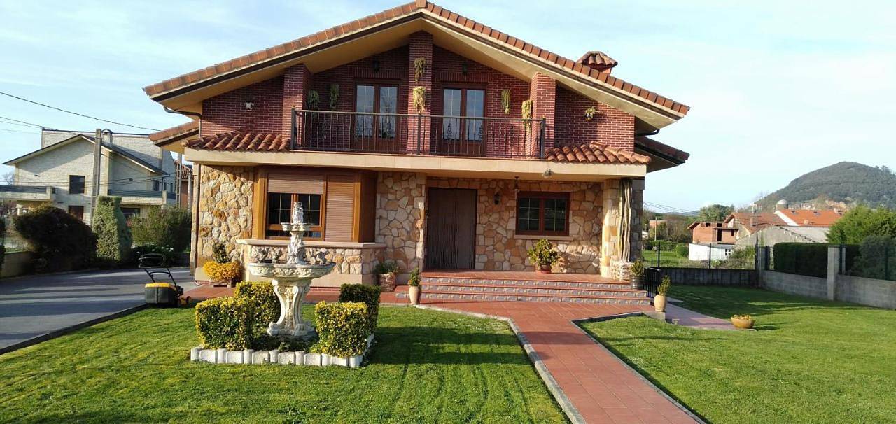 Four-Bedroom House in Bárcena de Cicero, Costa de Cantabria