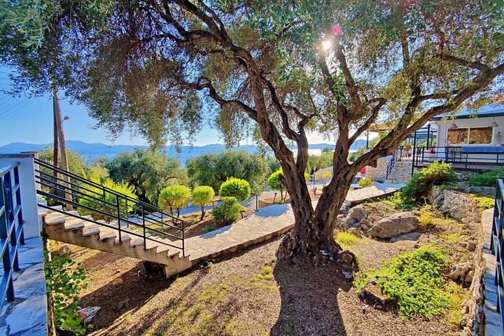 Villa mit pool für 4 Personen, mit Pool und Balkon auf Korfu - 2