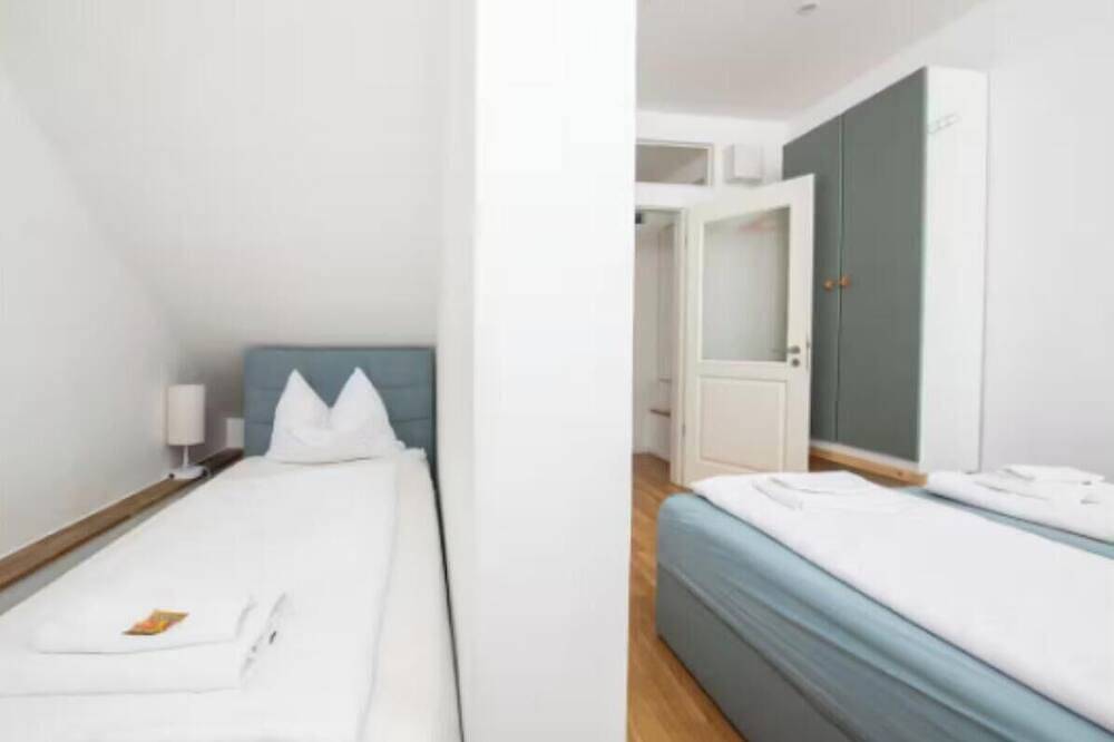 Entire apartment, Stylish Two-Storey Apartment with Terrace in the Heart of Berlin-Mitte in Mitte Berlin, Berlin